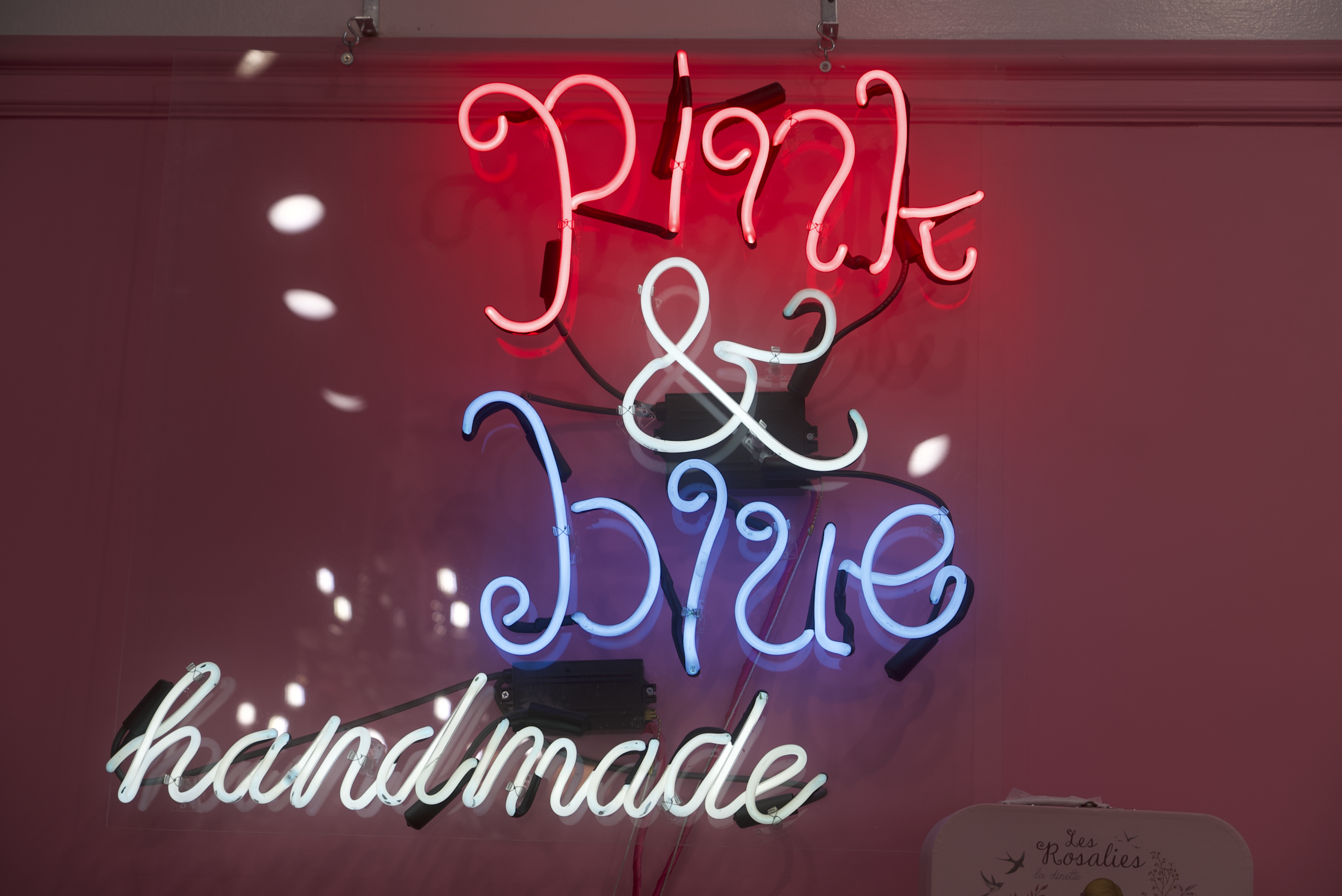 Store neon sign