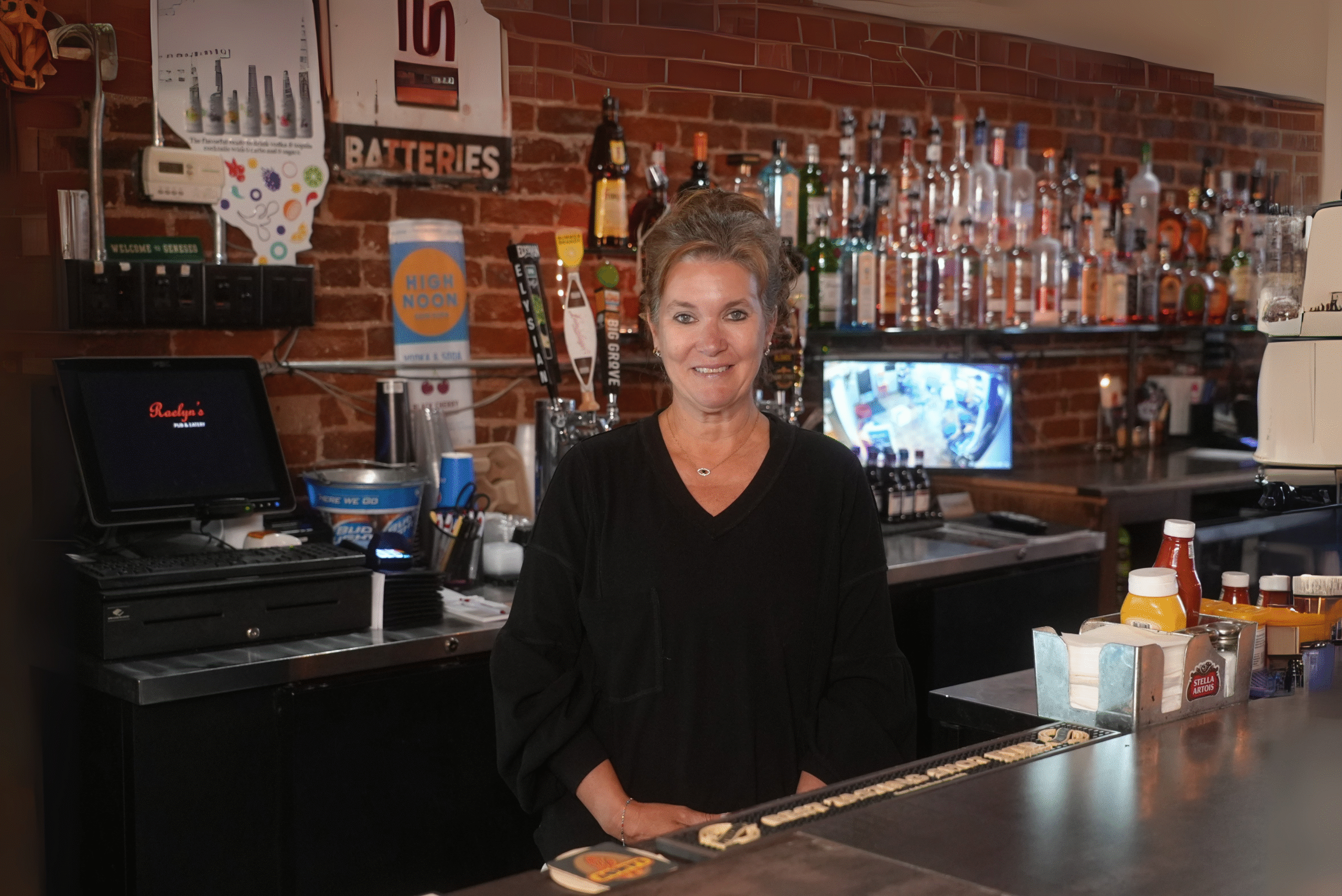 Retail Jobs vs Corporate Jobs: 6 Ways Retail Work Can Redefine Your Career With Raelyn’s Pub & Eatery